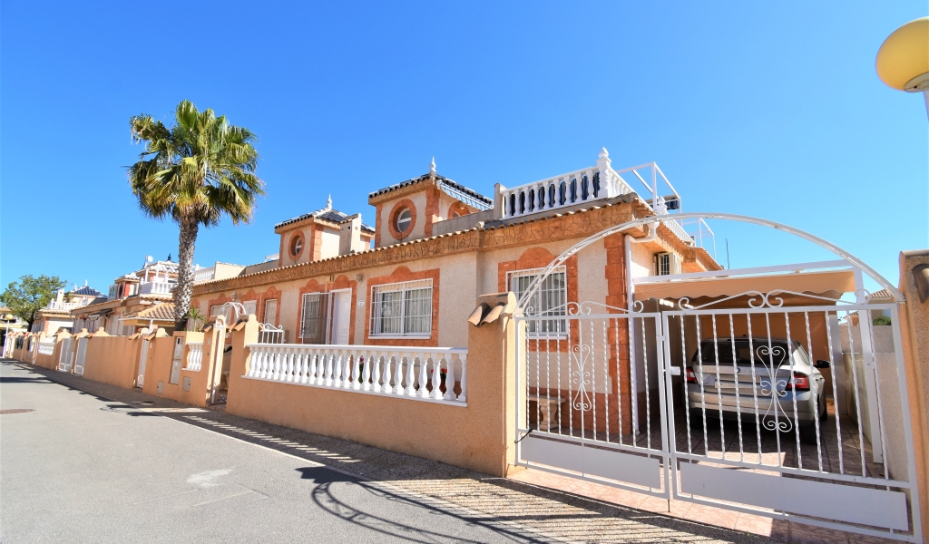 2 Bedroom 1 Bathroom Quad Villa in Orihuela Costa