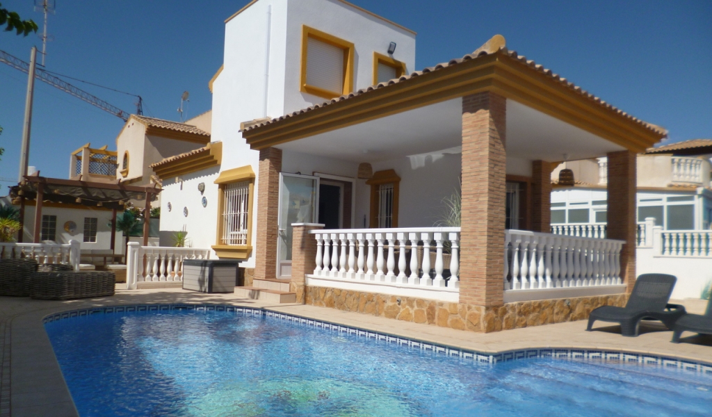 4 Bedroom 2 Bathroom Villa in Pilar de la Horadada