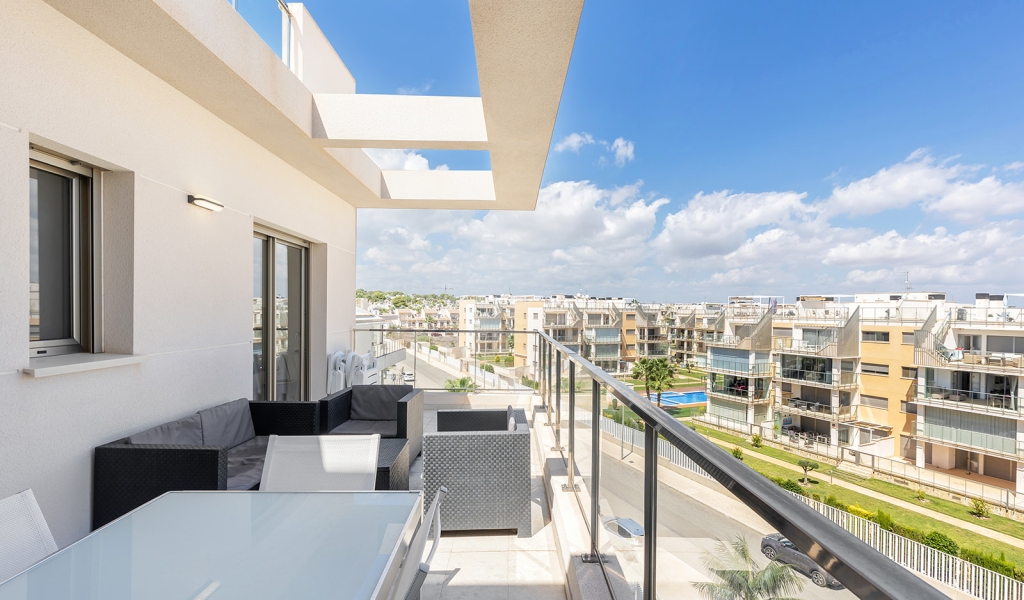3 Bedroom 2 Bathroom Penthouse in Orihuela Costa