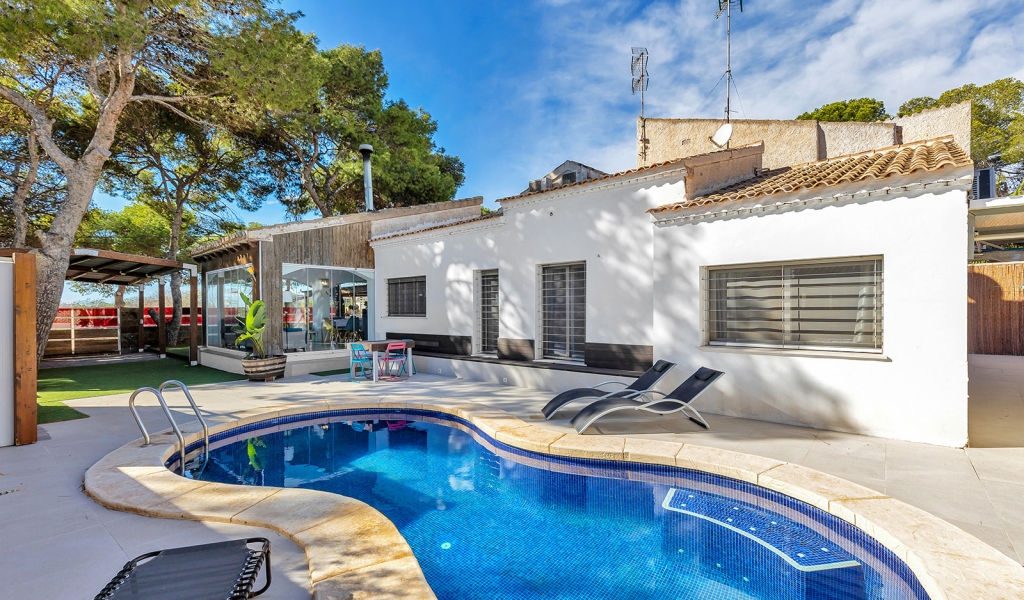 4 Bedroom 2 Bathroom Villa in Orihuela