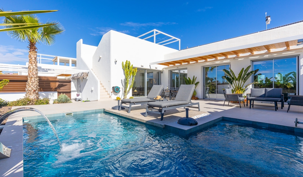 3 Bedroom 2 Bathroom Villa in Los Montesinos