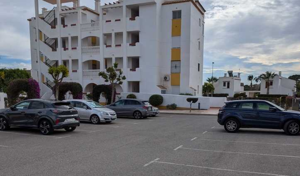 2 Bedroom 2 Bathroom Apartment in Villamartin, Orihuela Costa