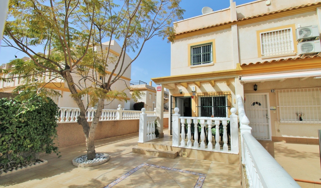 3 Bedroom 1 Bathroom Townhouse in Villamartin