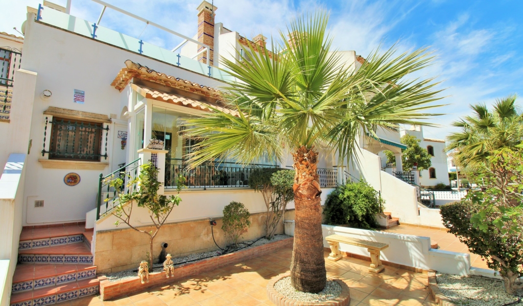3 Bedroom 2 Bathroom Townhouse in Villamartin