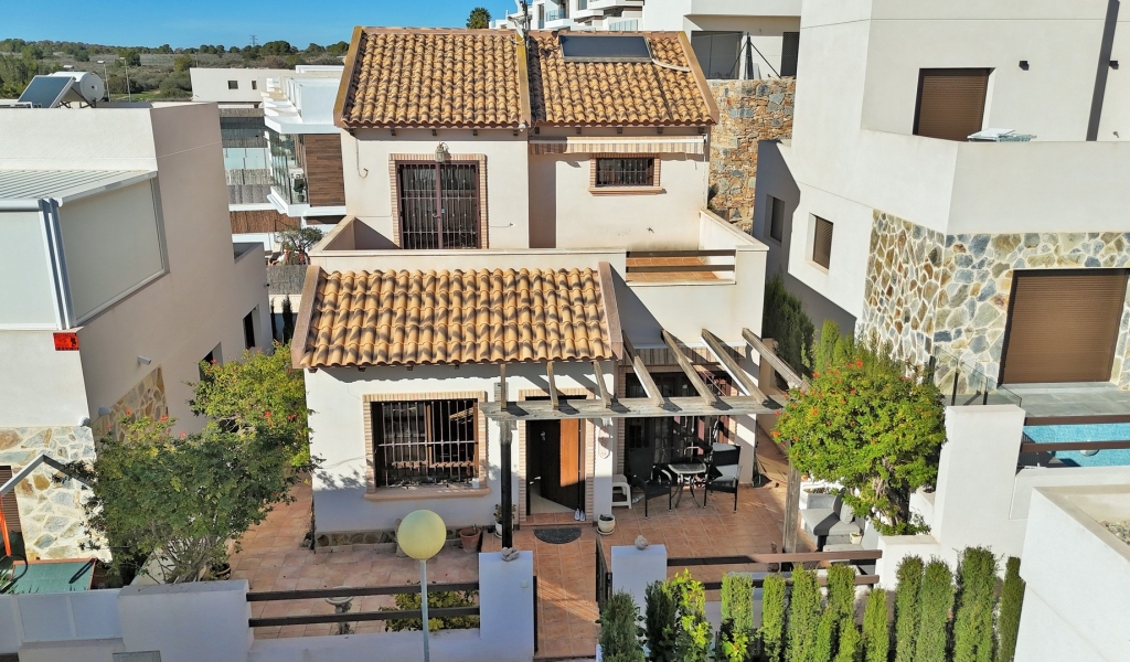 2 Bedroom 2 Bathroom Villa in Villamartin