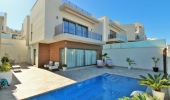 4-12151/3301, 3 Bedroom 3 Bathroom Villa in Villamartin