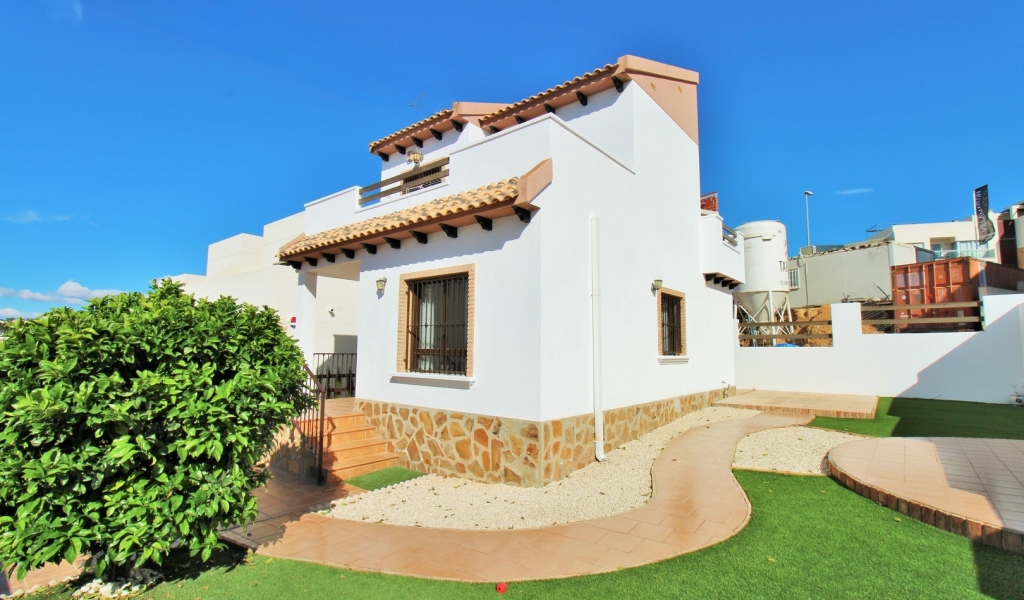 3 Bedroom 2 Bathroom Villa in Villamartin
