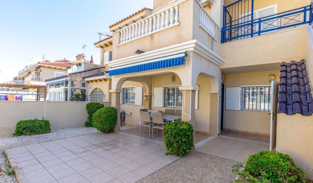 SPACIOUS GROUND FLOOR APARTMENT LOCATED IN ZENIAMAR I, PLAYA FLAMENCA