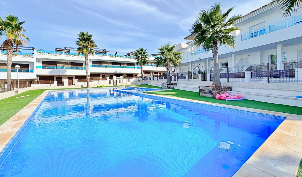 3 Bedroom 3 Bathroom Townhouse in Torrevieja