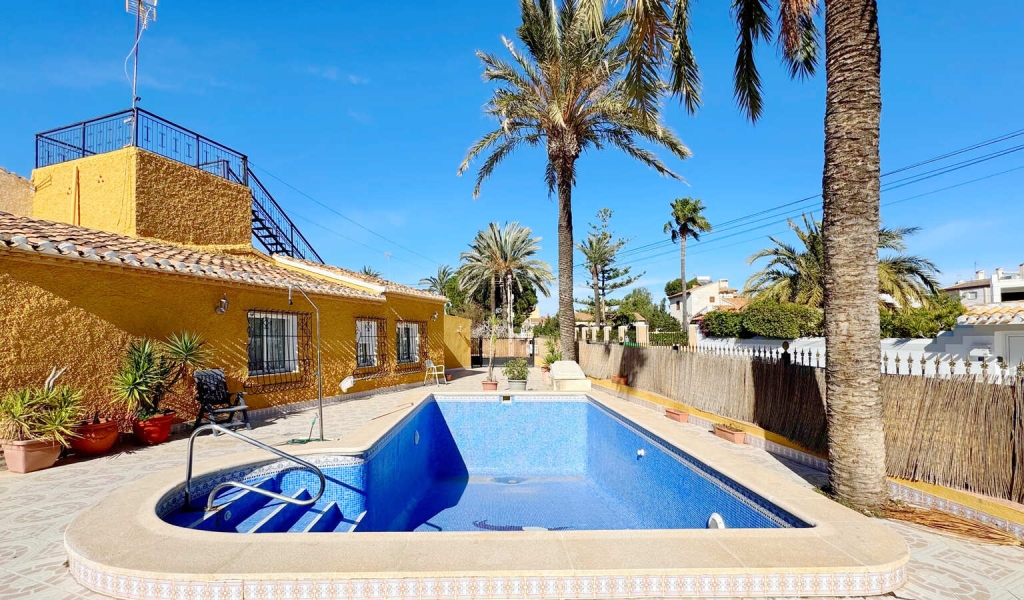 4 Bedroom 2 Bathroom Townhouse in Orihuela Costa