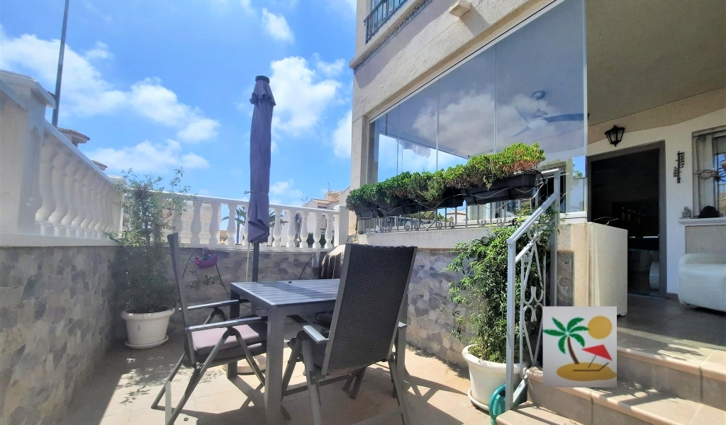 ELEGANT AND CHIC CORNER APARTMENT IN LA CIÑUELICA, LOS ALTOS