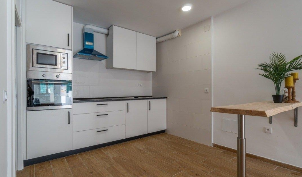 BEAUTIFUL MODERNISED TOWNHOUSE LOCATED IN GATED RESIDENTIAL COMPLEX OF MANZANA 7, LAS MISMOSAS, PLAYA FLAMENCA